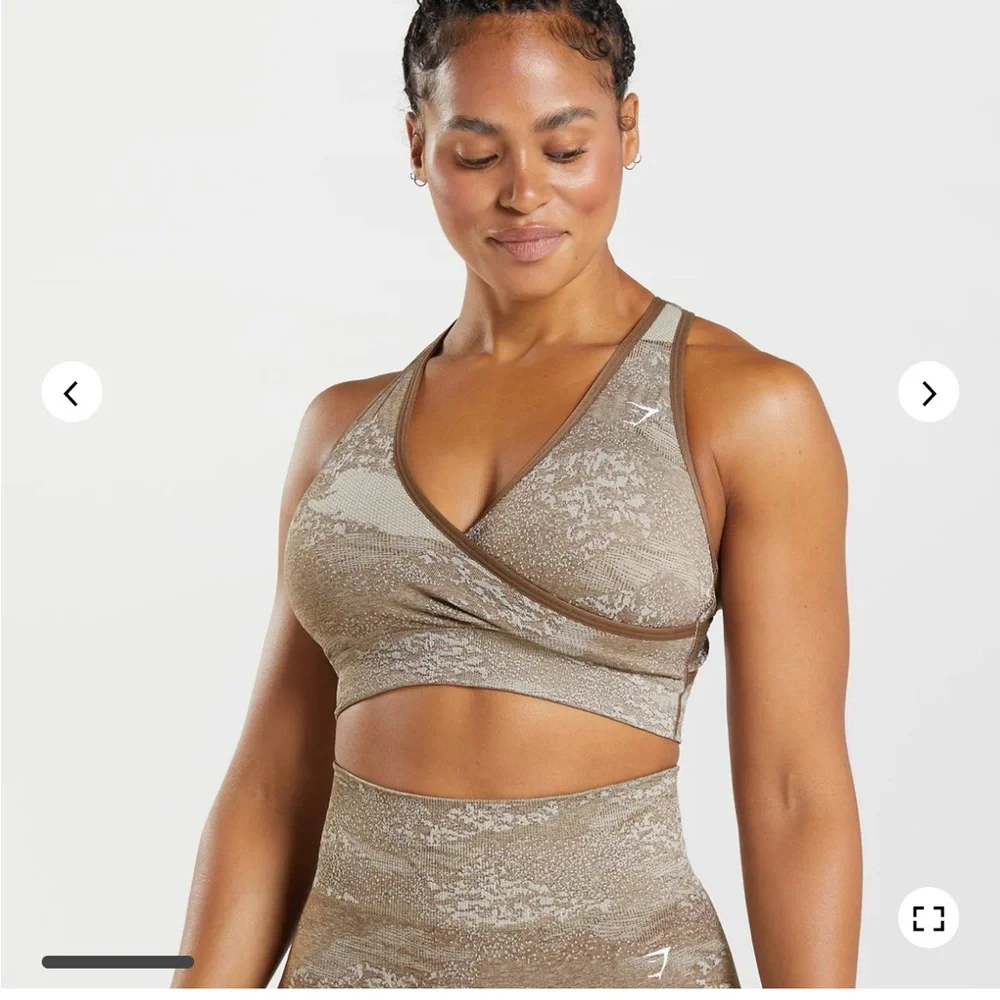 NEW GYMSHARK 🦈 ADAPT CAMO SEAMLESS SPORTS BRA!! 🔥 - Picture 4 of 5